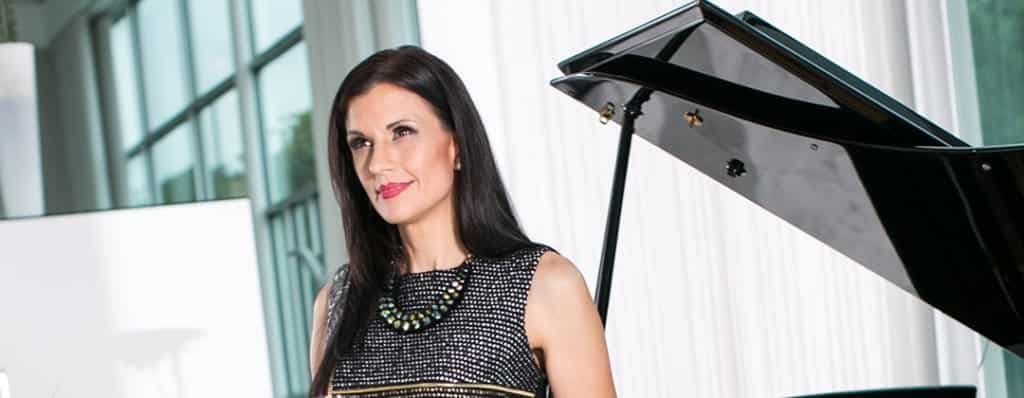 Marcy – September 2013 Fashion Shoot_Piano2