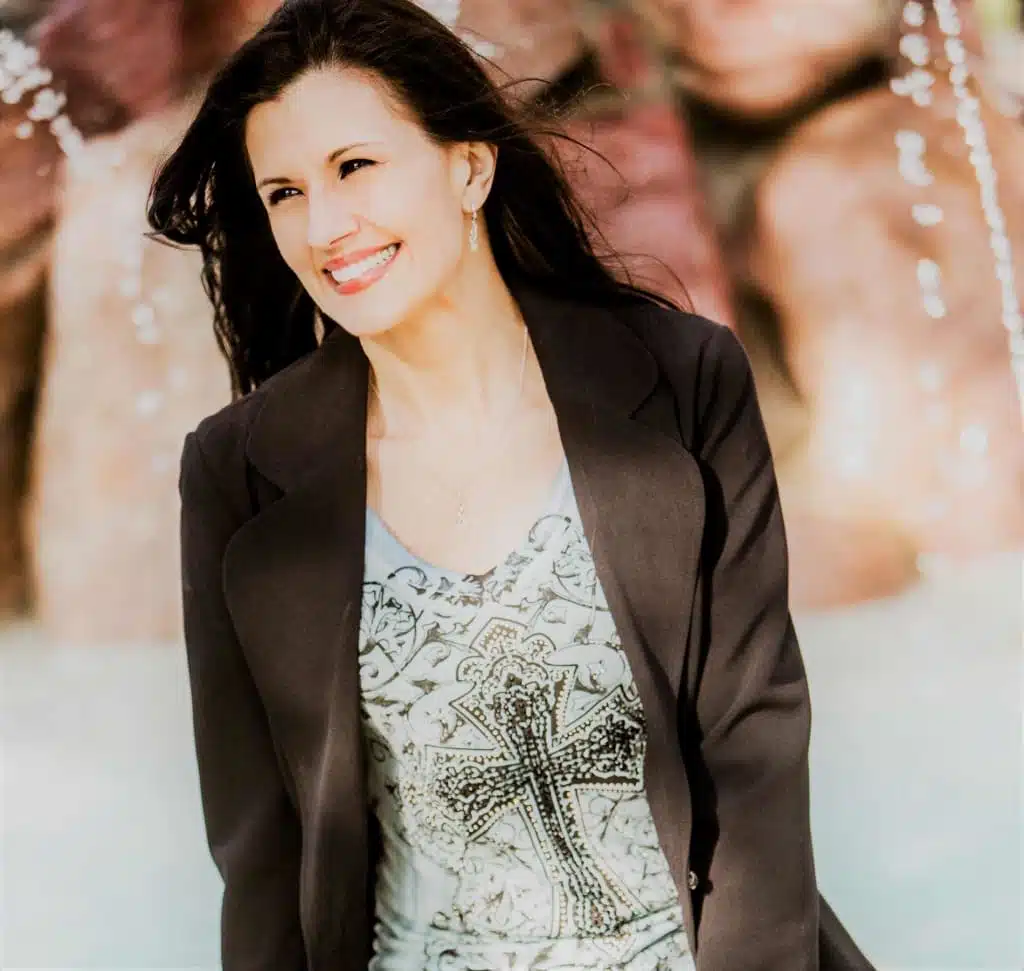 Marcy Requist in front of fountain